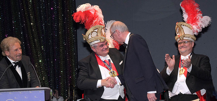 Ordensverleihung an Günther Jauch beim Narrhalla Ball am 08.02.2025 im Deutschen Theater (©Foto: Ingrid Grossmann)